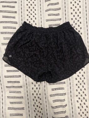 Lululemon women’s army print shorts